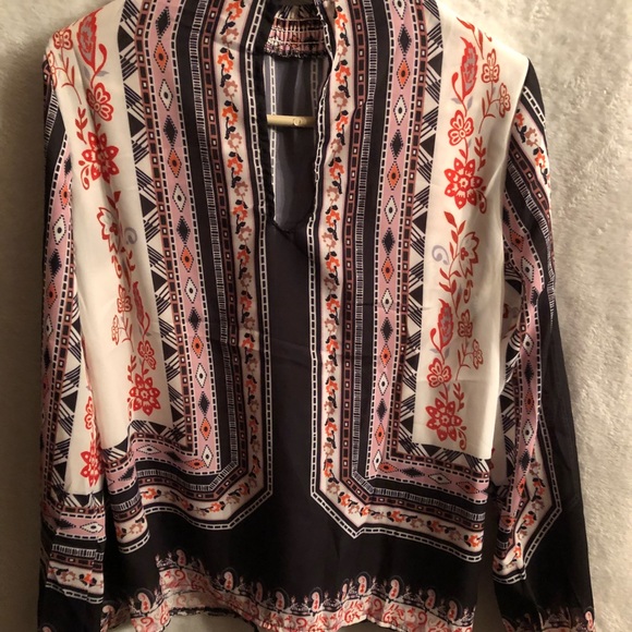 Brand new without tags patterned blouse. - Picture 2 of 2